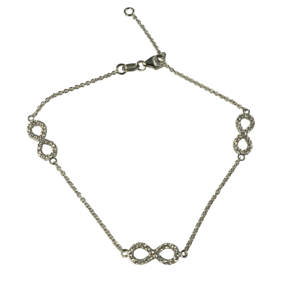 18 Karat White Gold and Diamond Infinity Bracelet #13825